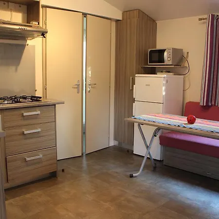 Bungalow G23 *